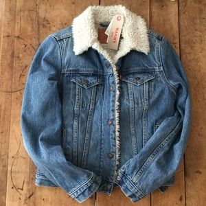 Levi’s Fleece-lined Denim Jacket